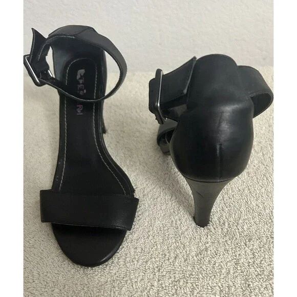 Tesori Women's 5M strappy Black Heel shoes 2 inch Heels with Flaws - Picture 3 of 14